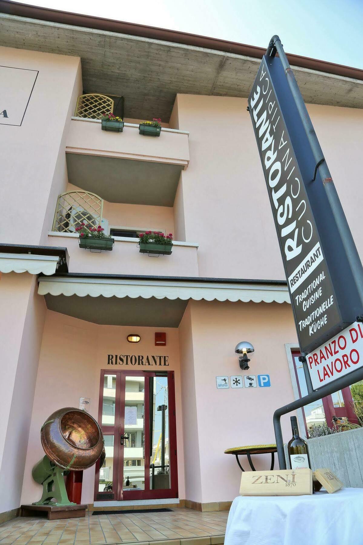 Hotel Santa Maria - Bardolino Town Center エクステリア 写真